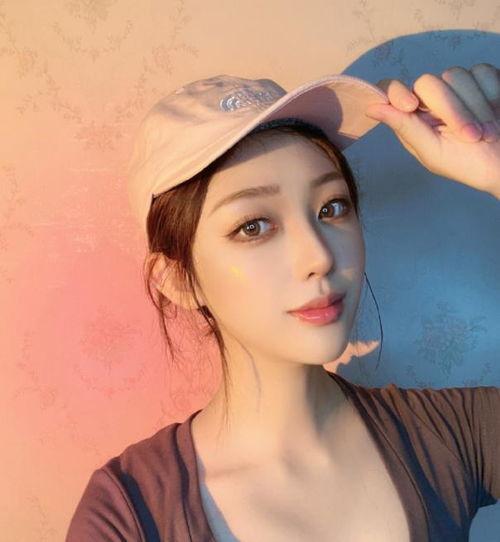 网红明星吃瓜头像女生版,趣味横生的时尚潮流