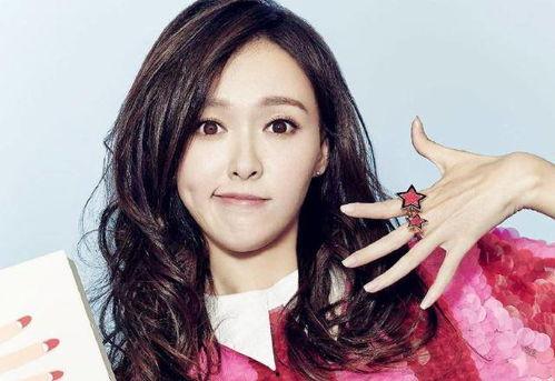 唐嫣爆料妈妈可爱视频,母女温馨互动引网友热议